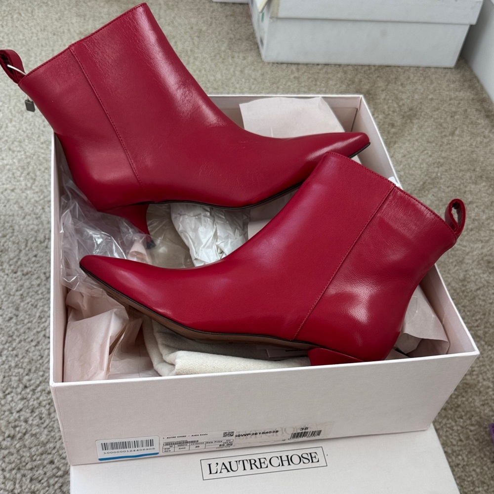 L'Autre Chose Vibrant Red Ankle Booties